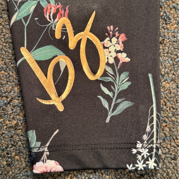 Beyond Yoga Floral High-Waisted Midi LeggingUrban Outfitters NWOT Sz Medium Rare - Picture 7 of 11